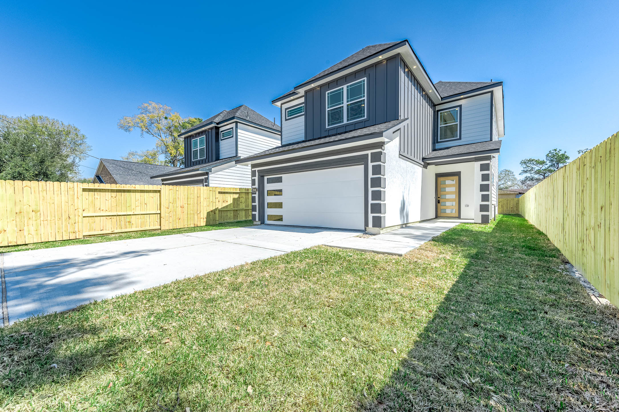 Photo 2 of 8598 Hoffman St, Houston, TX 77016