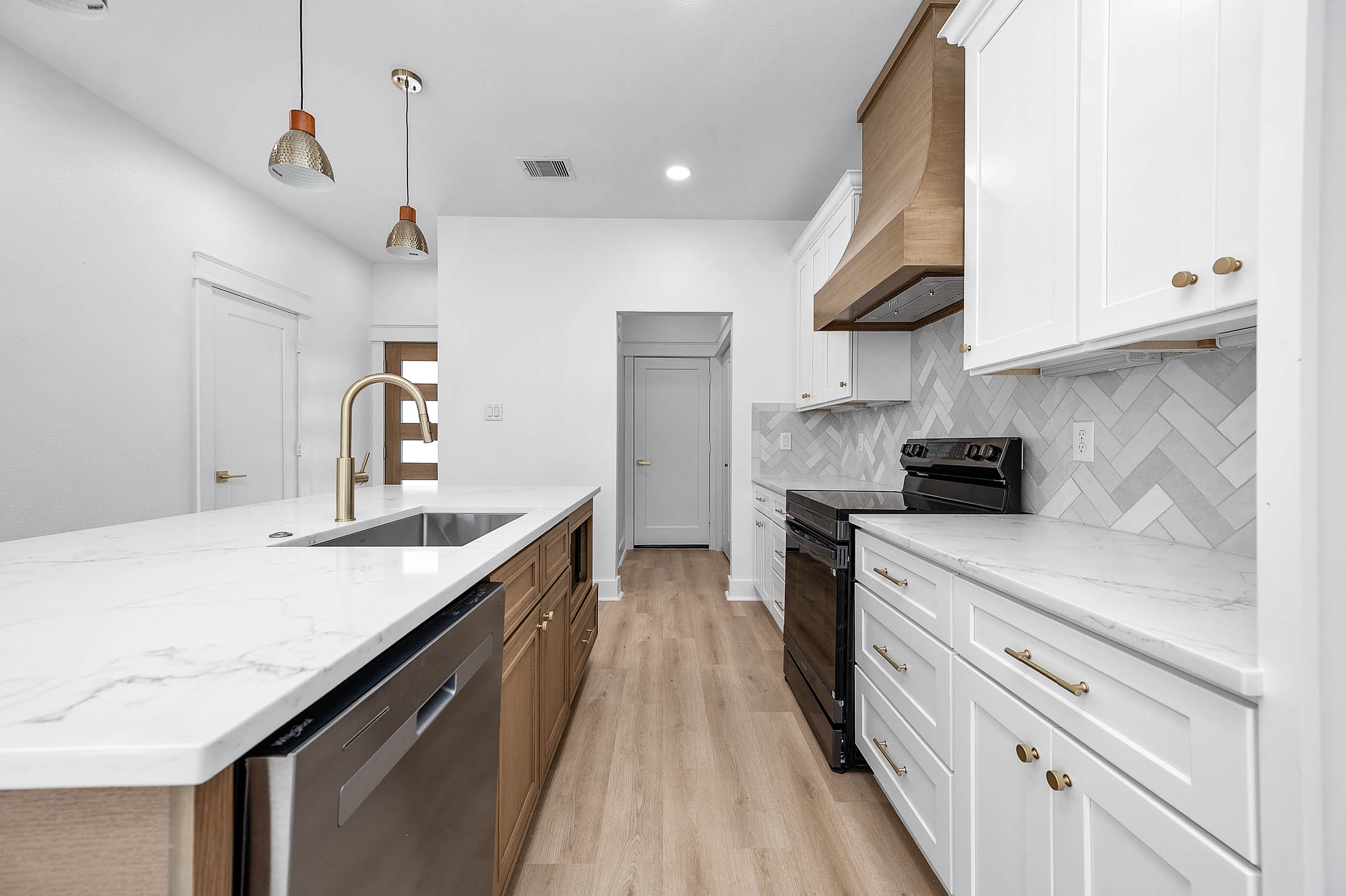 Photo 11 of 8598 Hoffman St, Houston, TX 77016