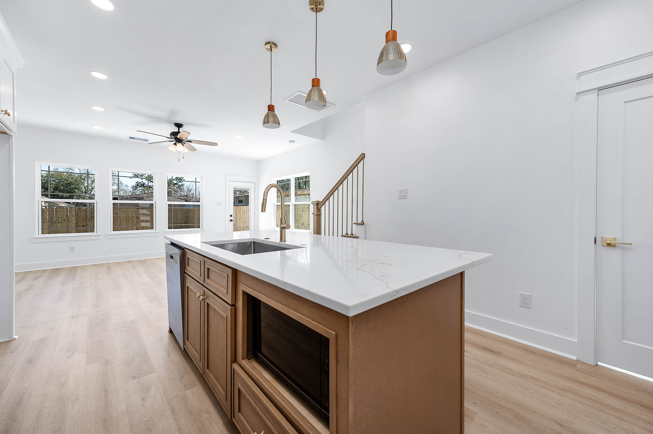 Photo 13 of 8598 Hoffman St, Houston, TX 77016