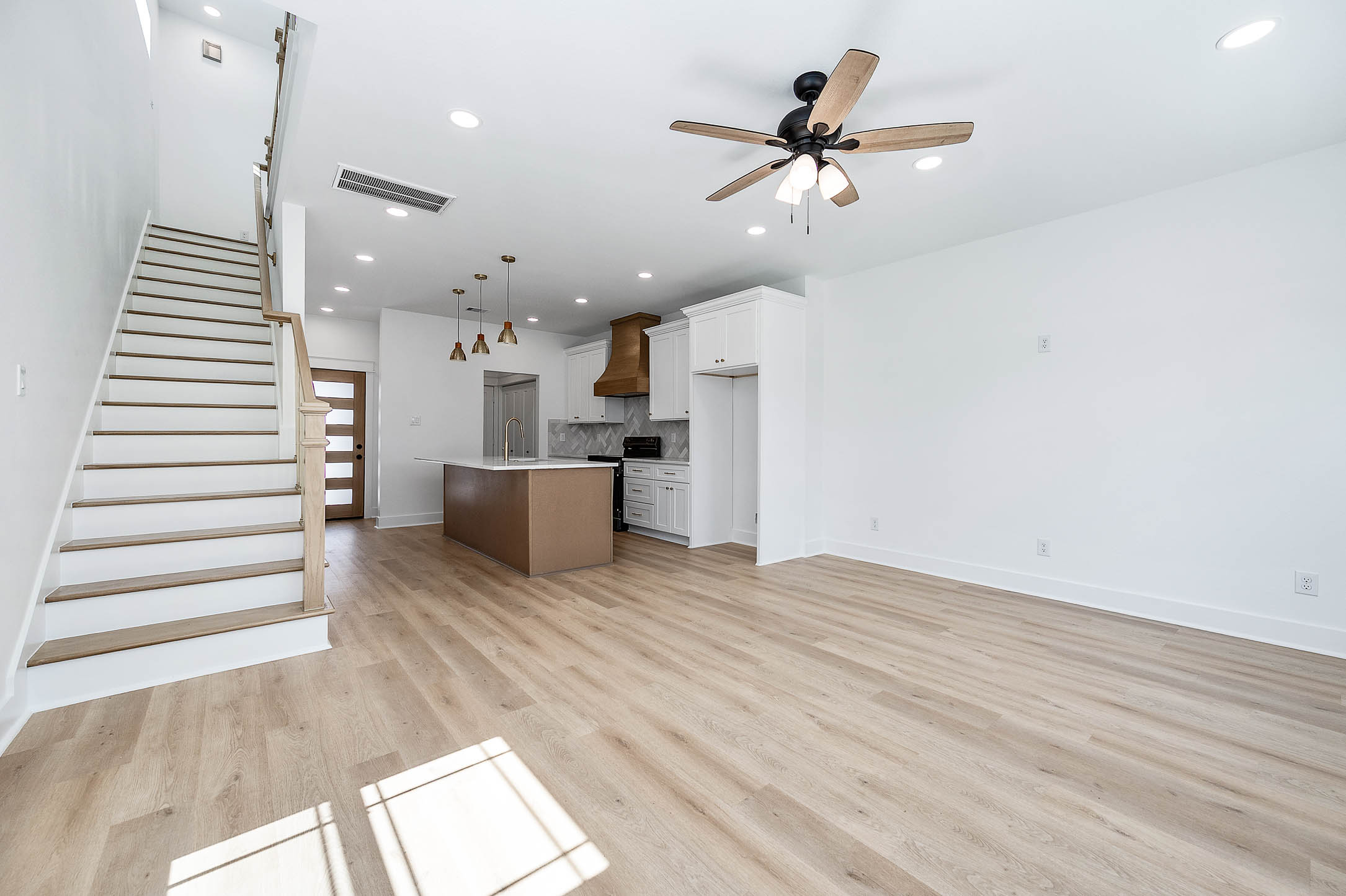 Photo 22 of 8598 Hoffman St, Houston, TX 77016