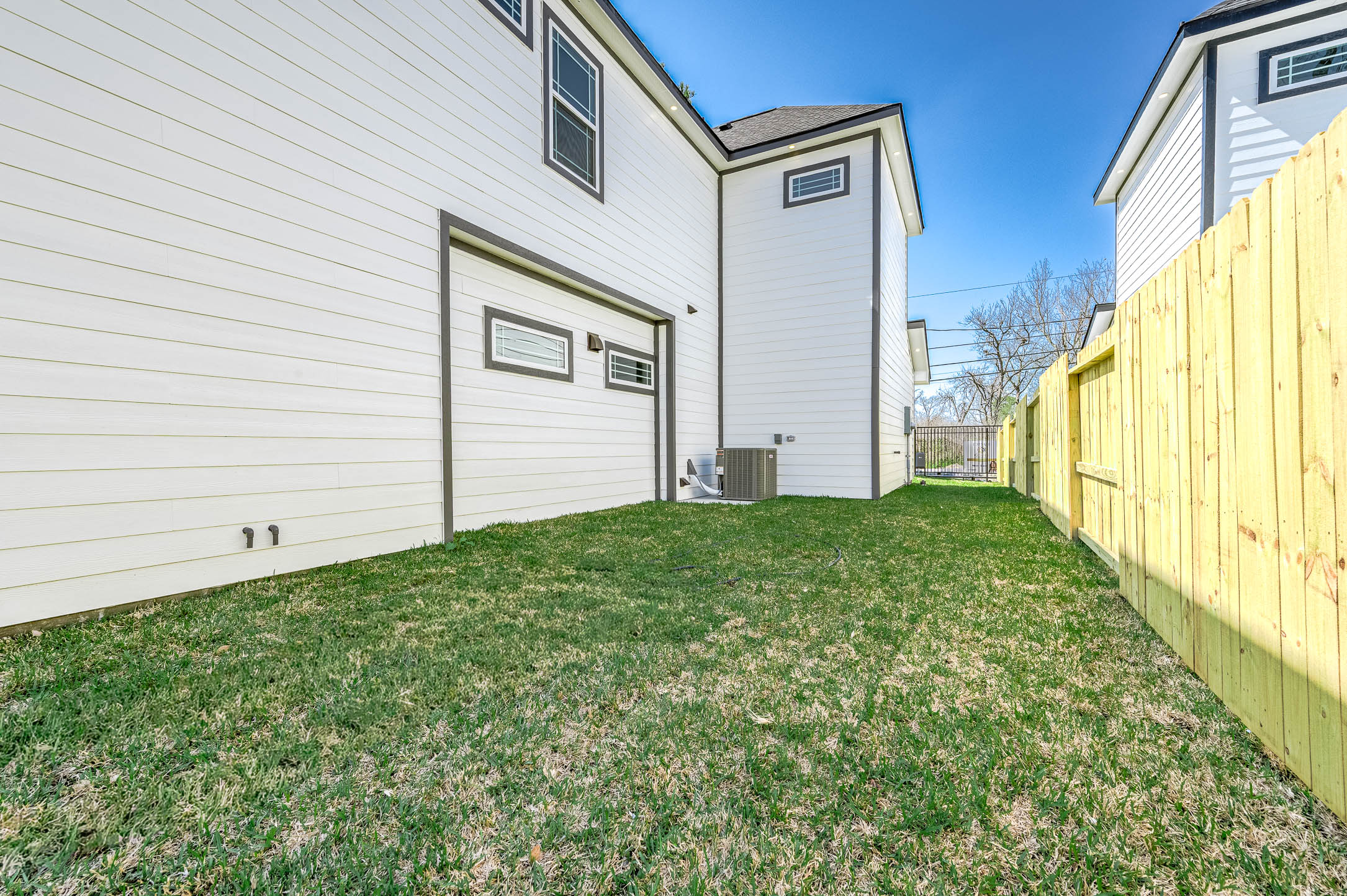 Photo 33 of 8598 Hoffman St, Houston, TX 77016
