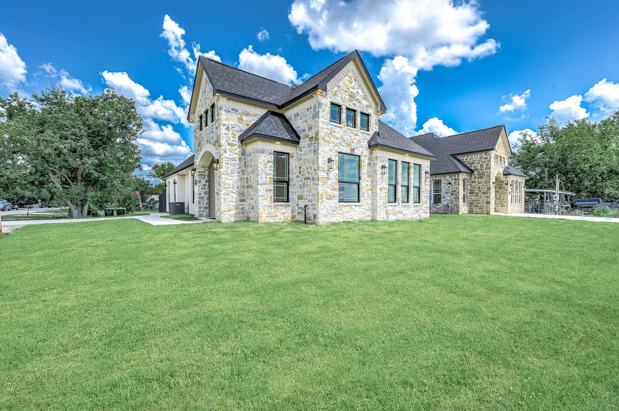 Photo of 8903 Milby St, Needville, TX 77461