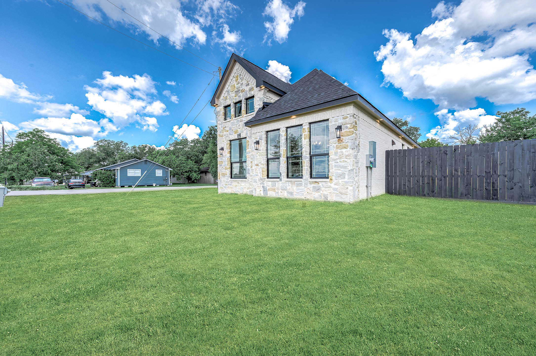 Photo 2 of 8903 Milby St, Needville, TX 77461