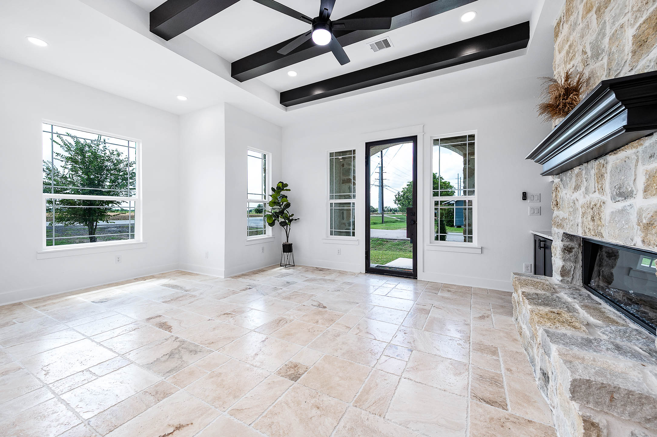 Photo 10 of 8903 Milby St, Needville, TX 77461