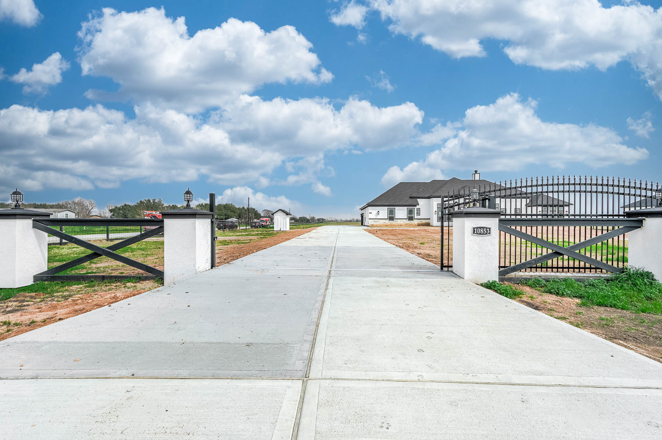 Photo 4 of 10853 Padon Rd, Needville, TX 77461