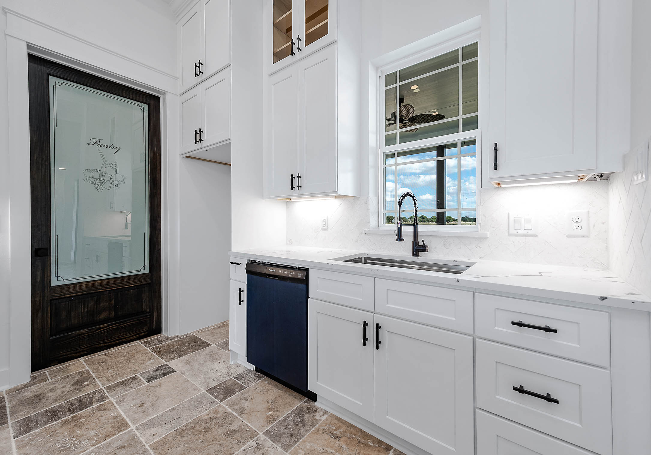 Photo 8 of 10859 Padon Rd, Needville, TX 77461