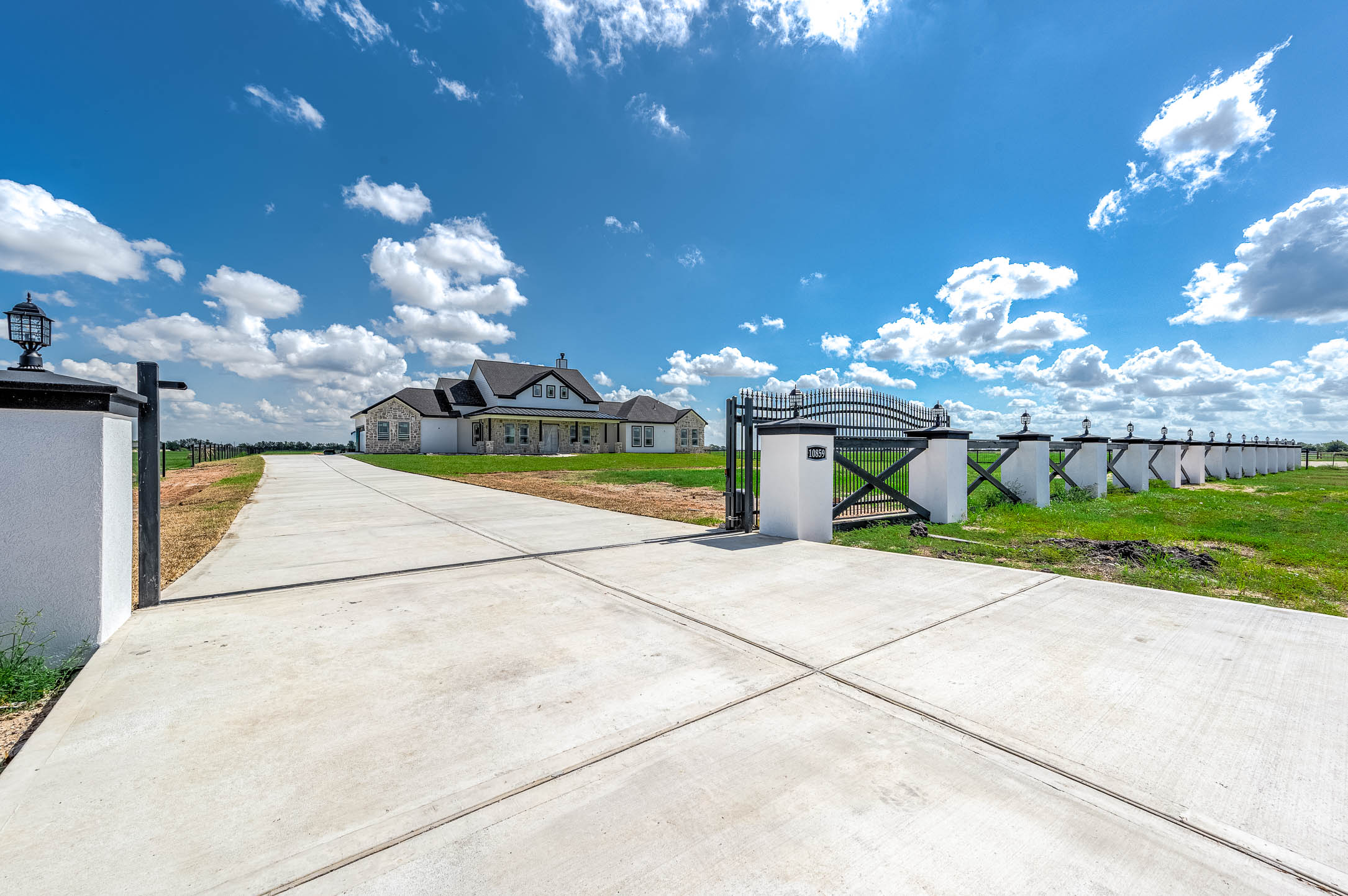 Photo 34 of 10859 Padon Rd, Needville, TX 77461